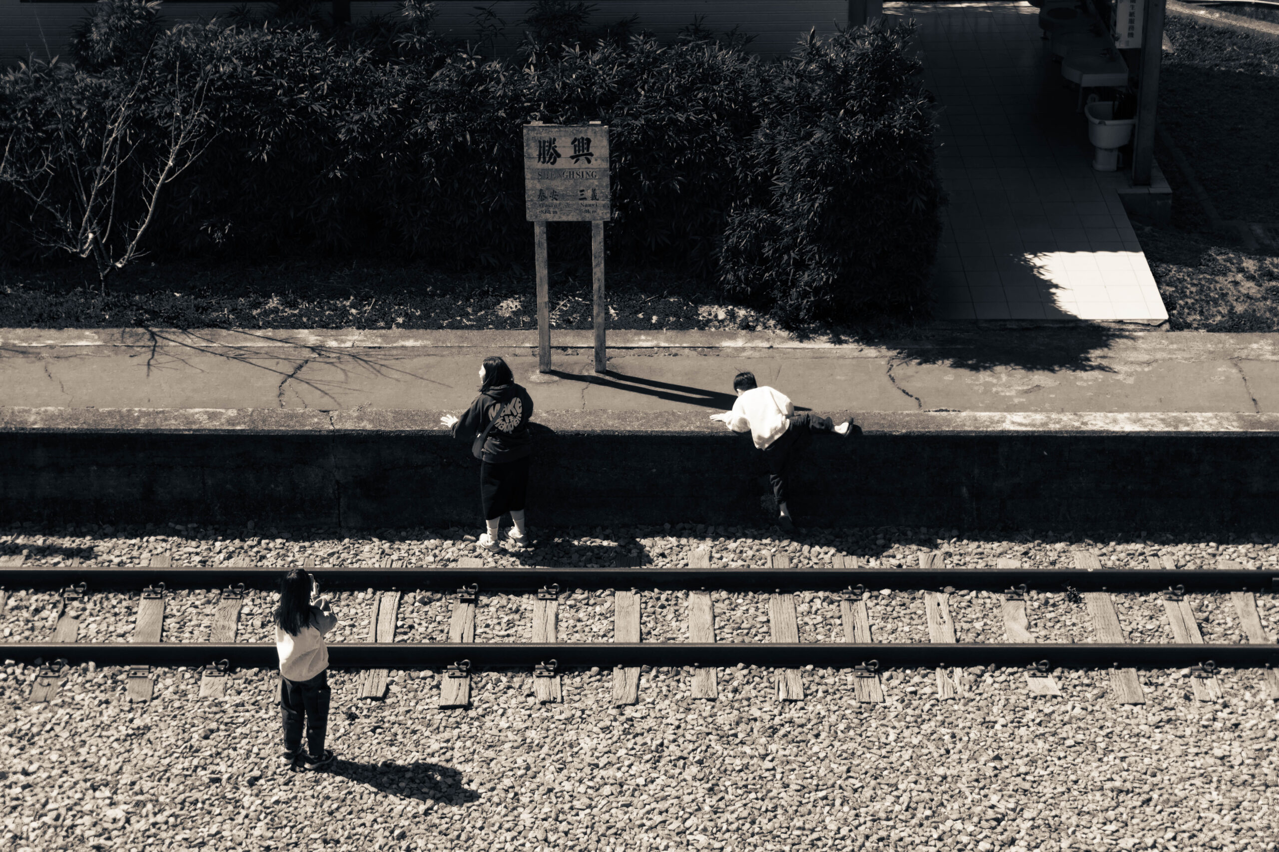 Echoes of Elsewhere (11)